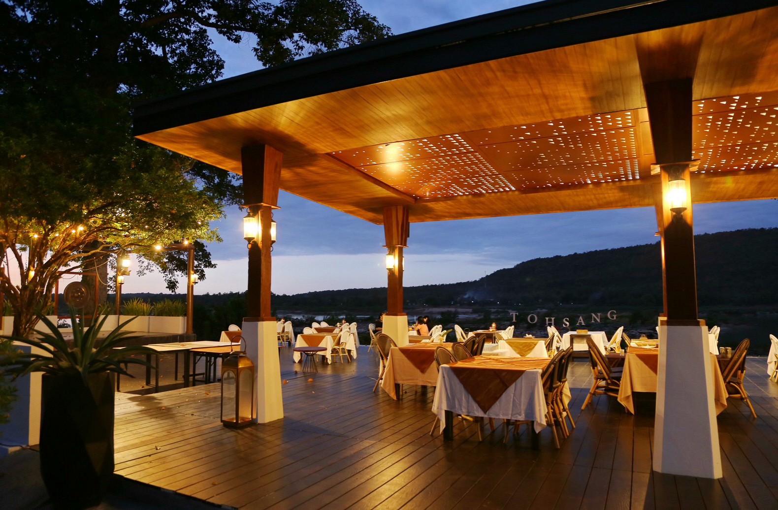 Cafe De Khong and Bar