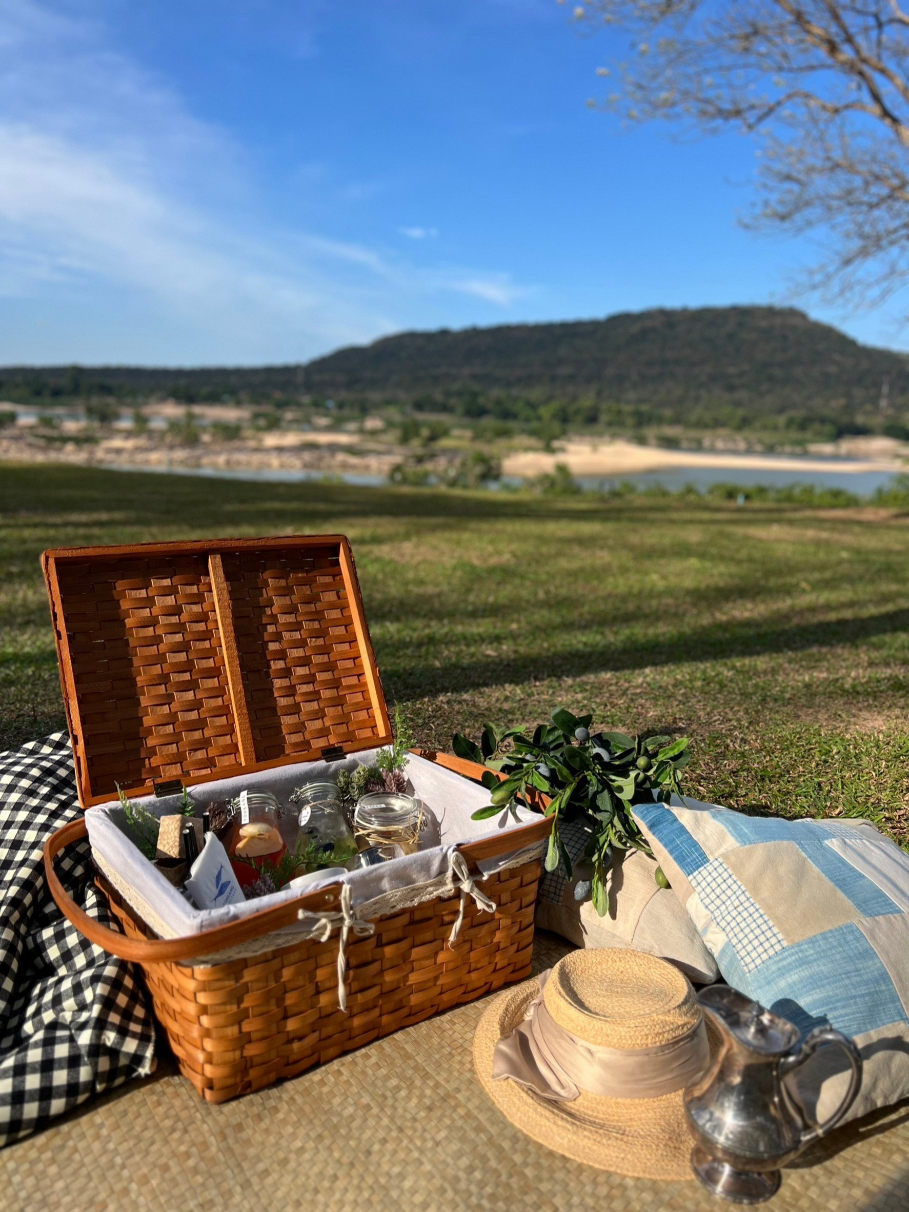 The River Cafe At Bi-Colored River