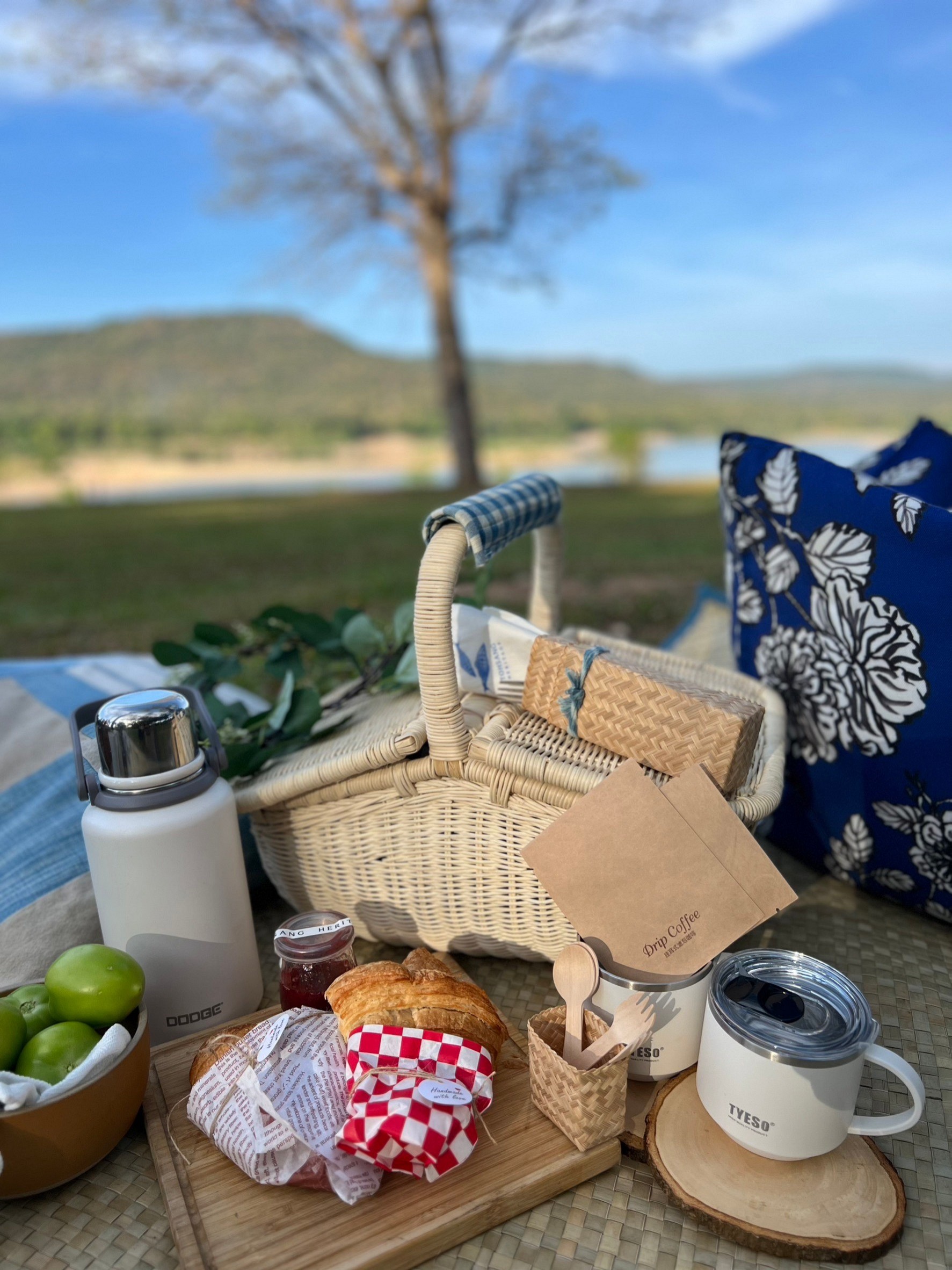 Sunrise Picnic At Pha Taem