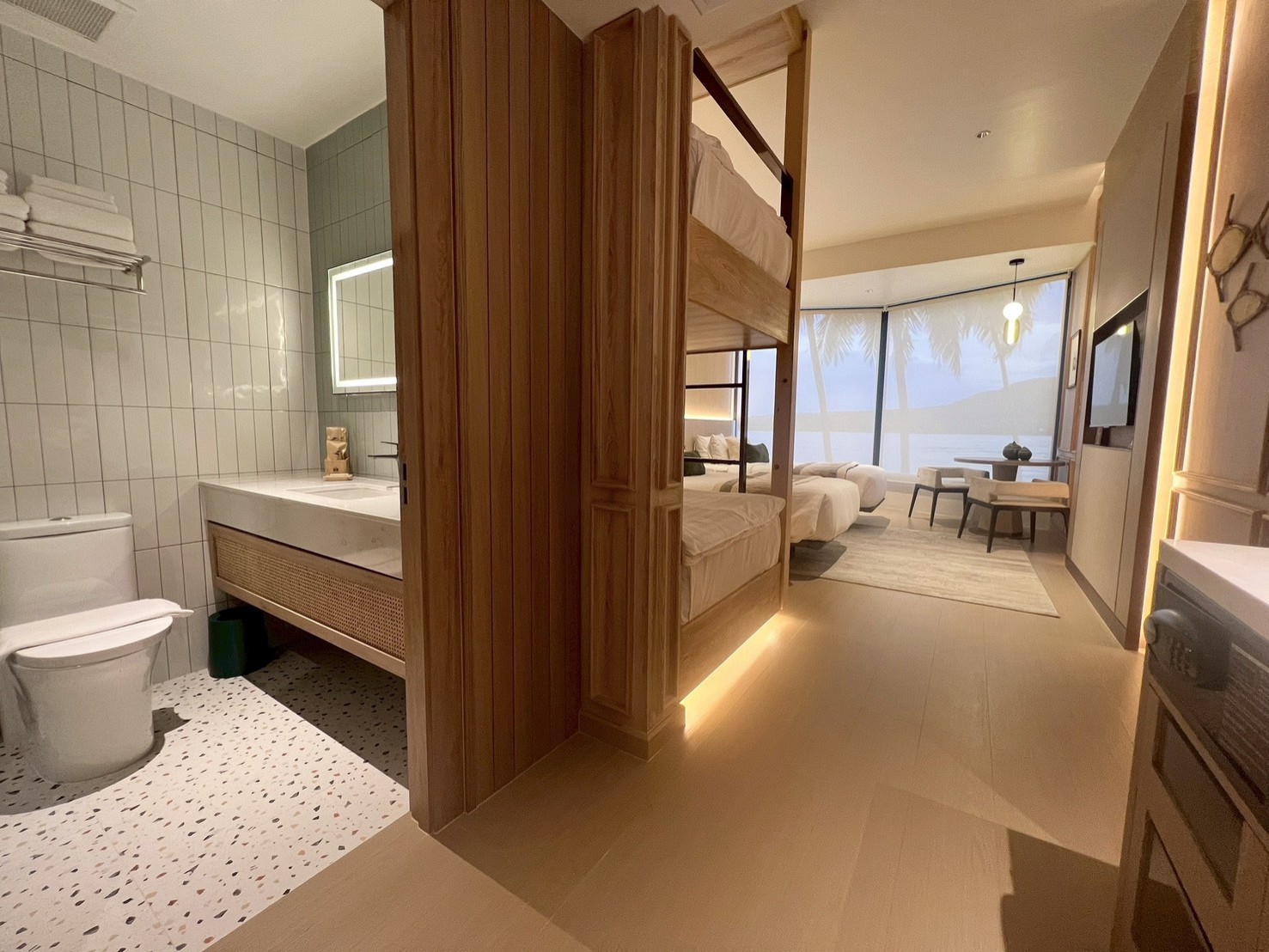 Family Twin Room With River View