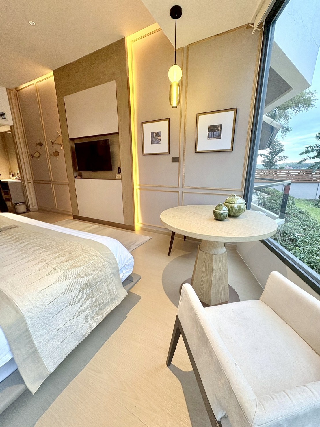 Family King Room With River View