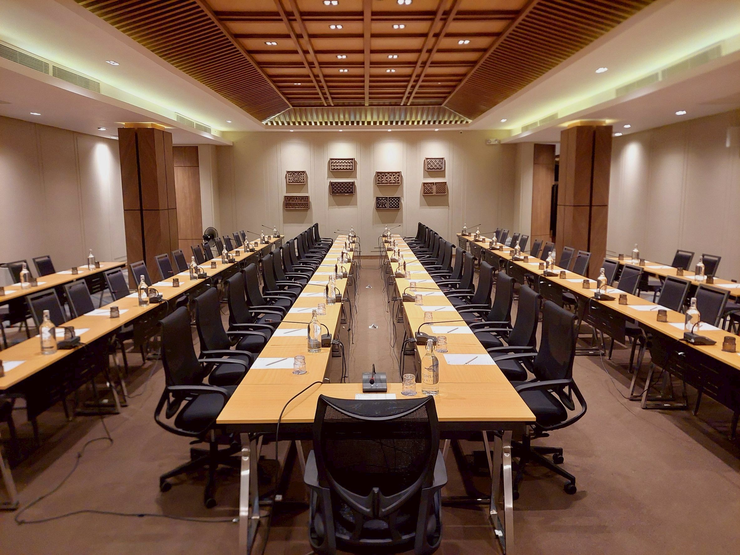 Kanadol Meeting Room