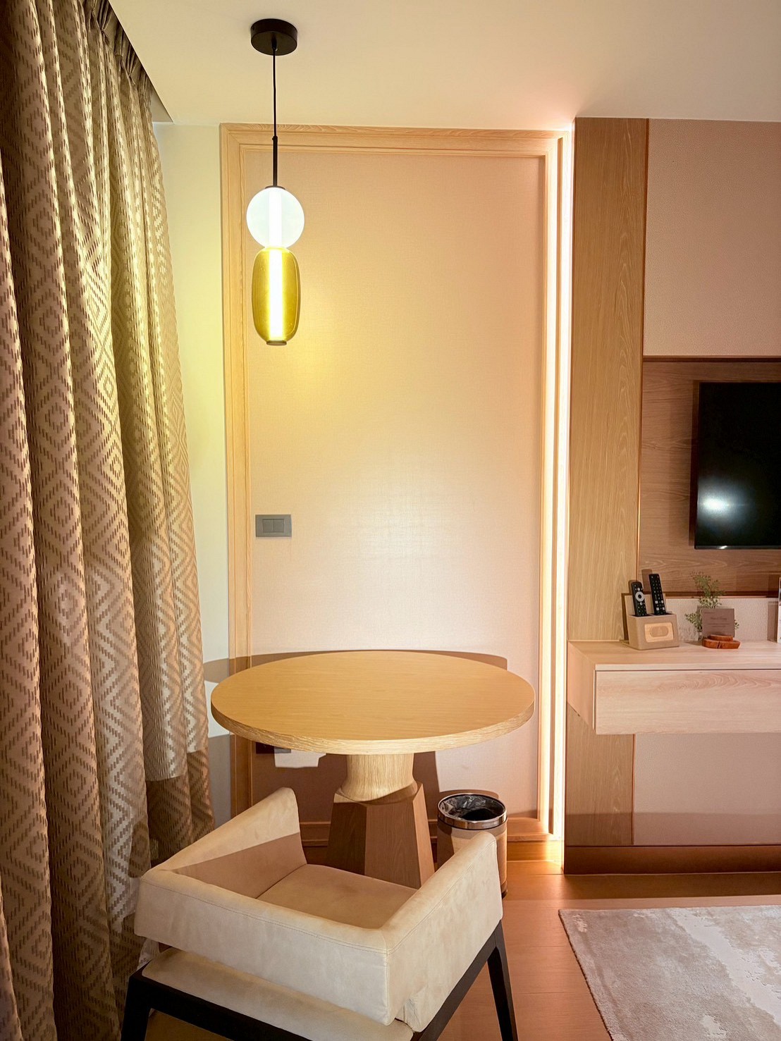 Superior Hollywood Room With River View