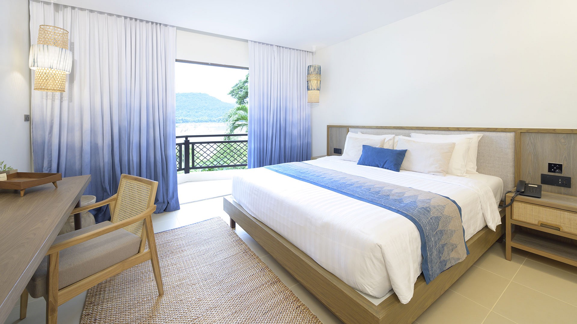 Superior King Room With River View