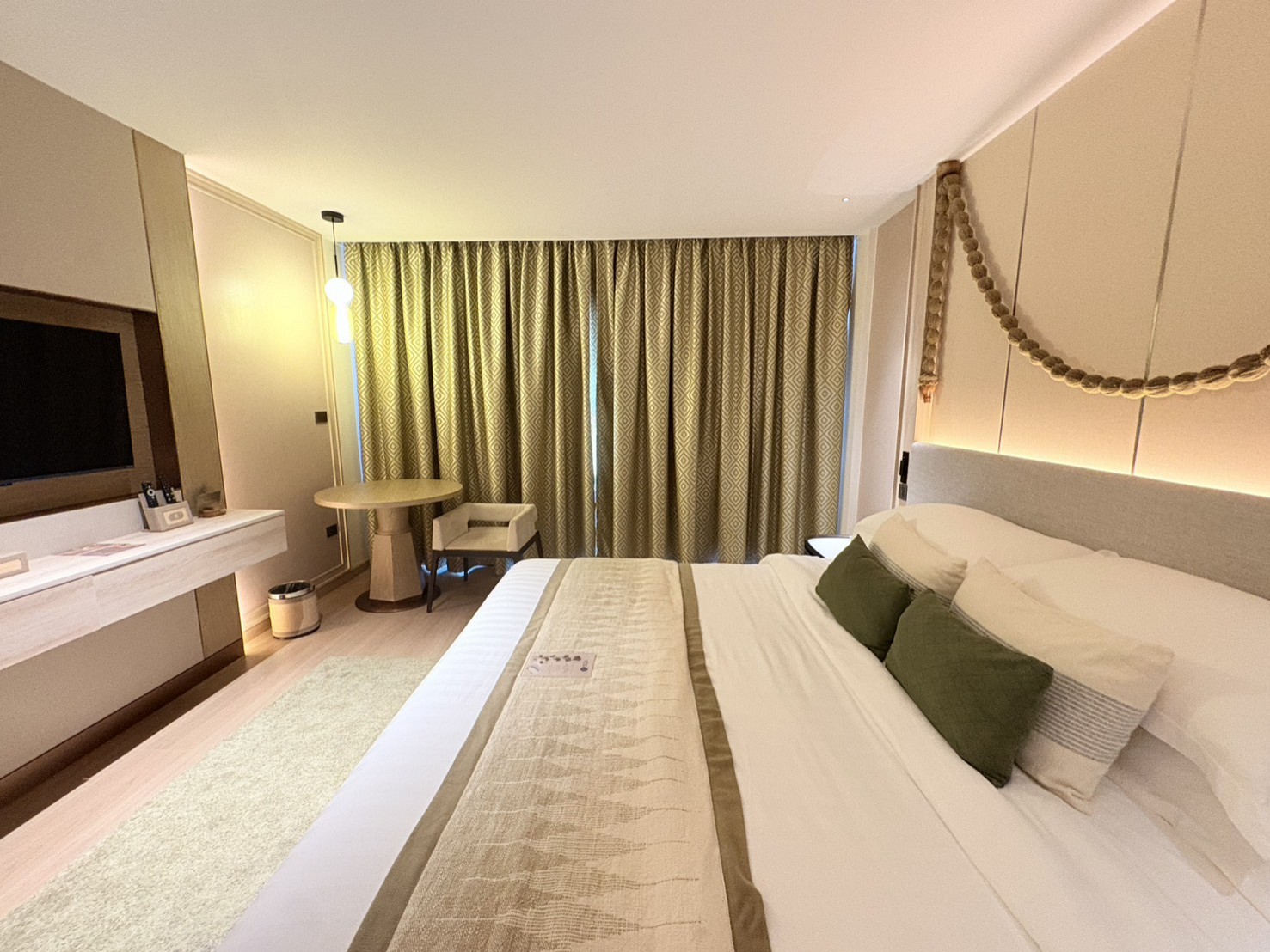 Superior King Room With River View