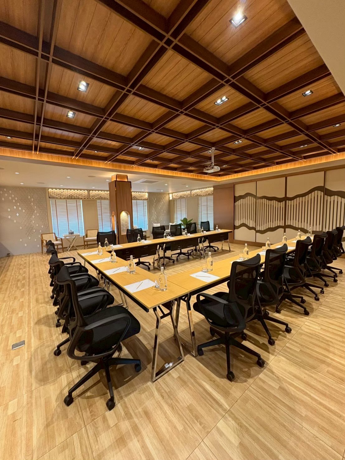 การให้บริการห้องประชุม