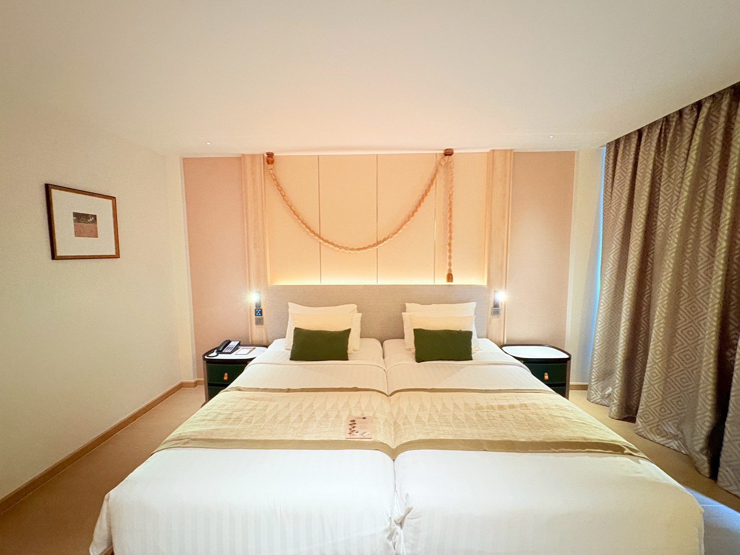 Superior Hollywood Room With River View