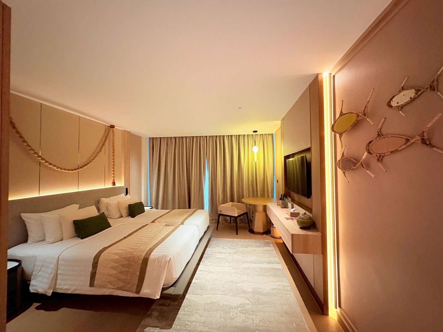 Superior Hollywood Room With River View